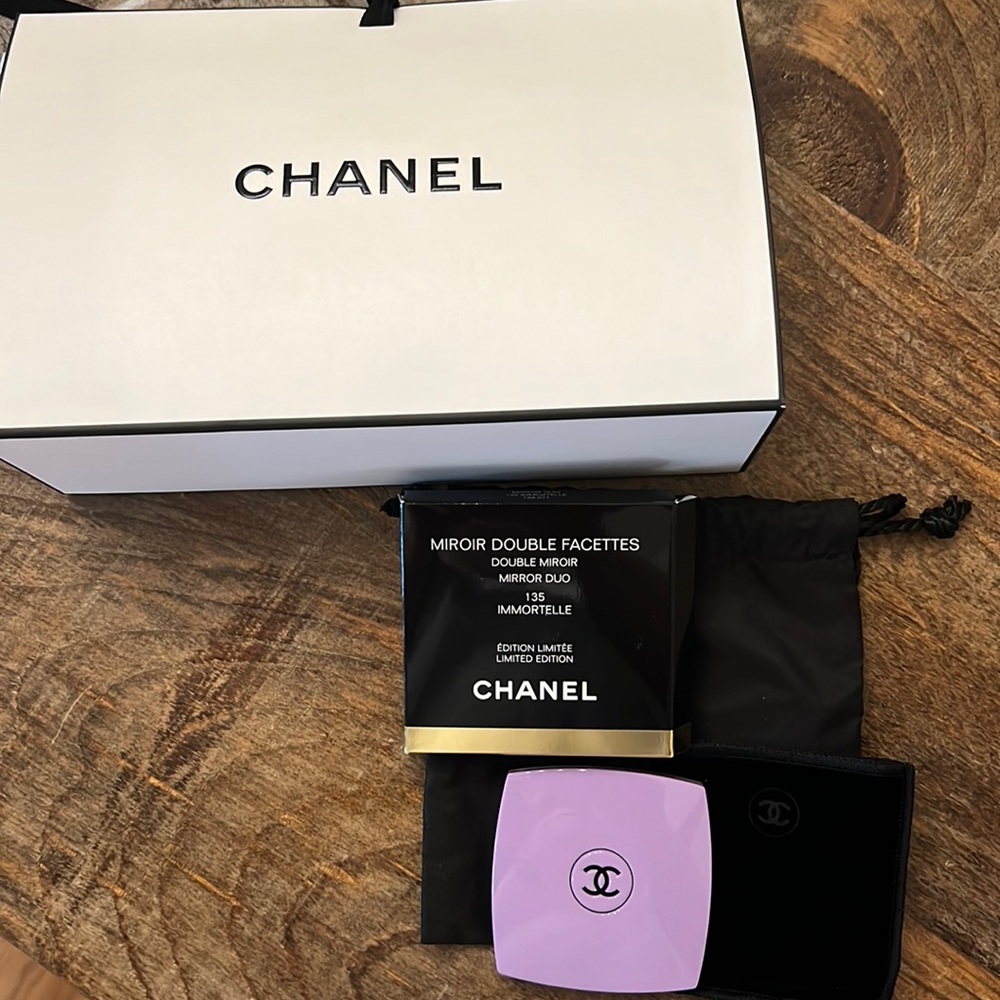 Brand new LIMITED EDITION Chanel double mirror in the lilac purple.